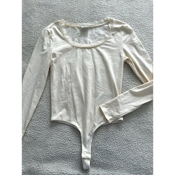 Noisy May Long Sleeve Scoop Neck w/Lace Trim Bodysuit Ivory Size M - Picture 1 of 5